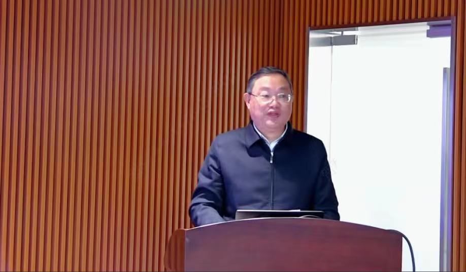 成书记.jpg 成书记.jpg