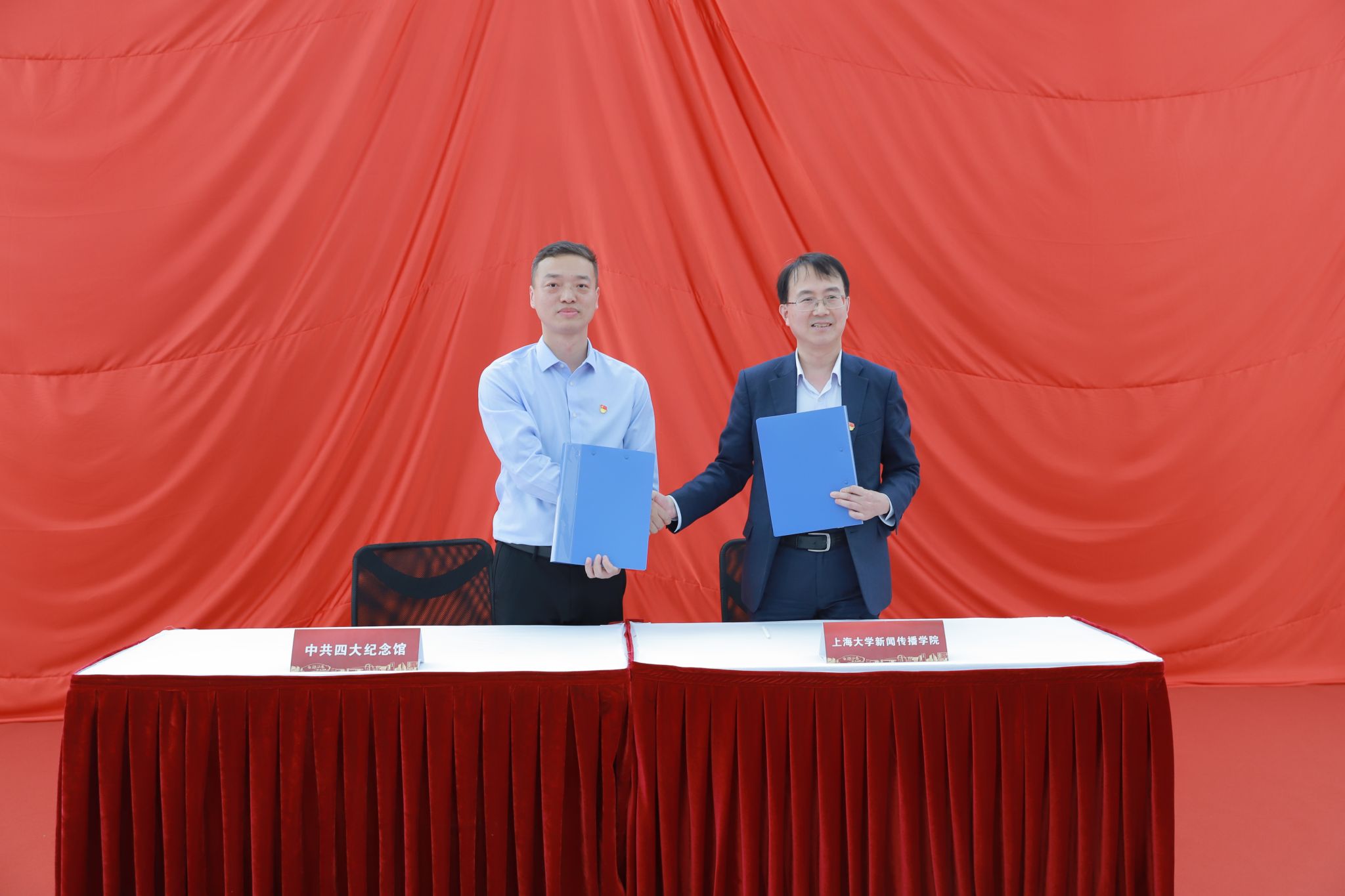 6签约.JPG 6签约.JPG