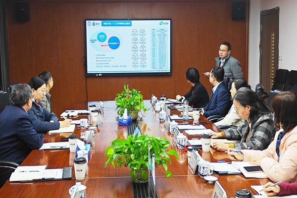 卞_副本_副本.jpg 卞_副本_副本.jpg